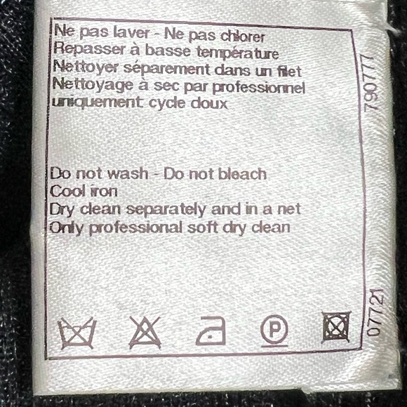 Chanel Cashmere/metal short sleeve top - Picture 8 of 10